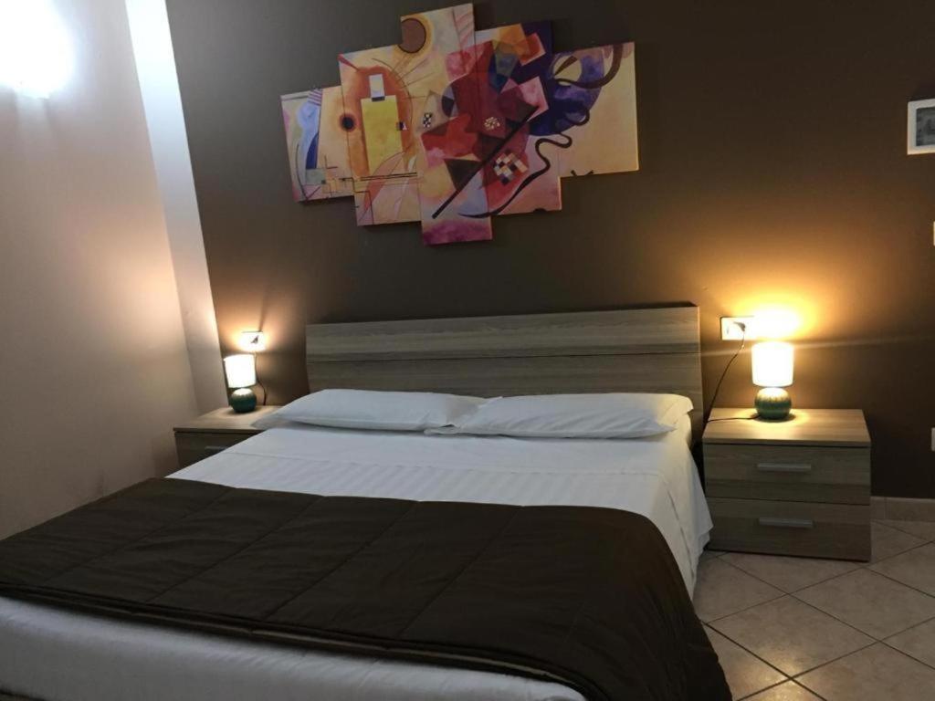 Camera B&B Hotel Парма Экстерьер фото
